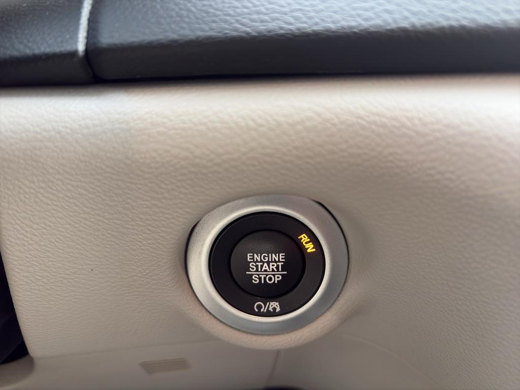 used 2018 Chrysler Pacifica car, priced at $13,800