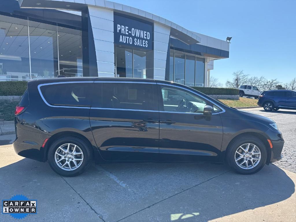 used 2024 Chrysler Pacifica car, priced at $27,997