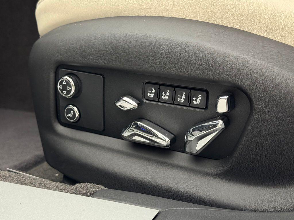 new 2026 Bentley Flying Spur car, priced at $380,235