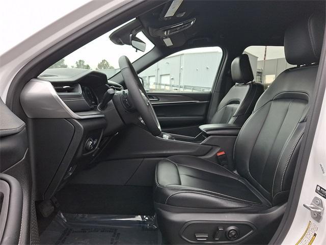 used 2025 Jeep Grand Cherokee car, priced at $38,591