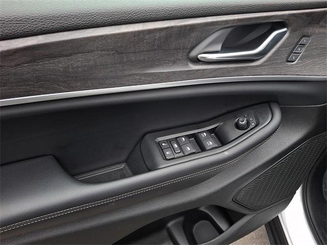 used 2025 Jeep Grand Cherokee car, priced at $38,591