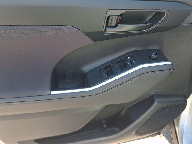 used 2024 Toyota Highlander car, priced at $29,981