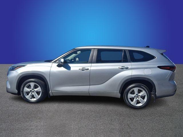 used 2024 Toyota Highlander car, priced at $29,981