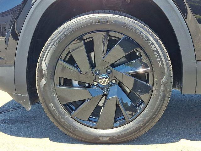 used 2025 Volkswagen Atlas car, priced at $37,185