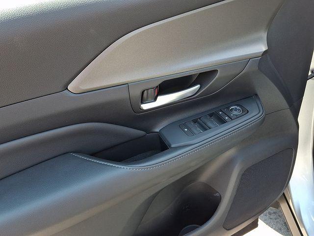 used 2025 Toyota Grand Highlander car, priced at $45,891