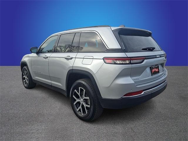 used 2025 Jeep Grand Cherokee car, priced at $39,341