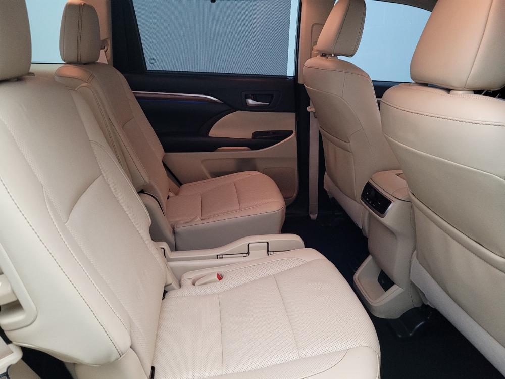 used 2019 Toyota Highlander car, priced at $25,995