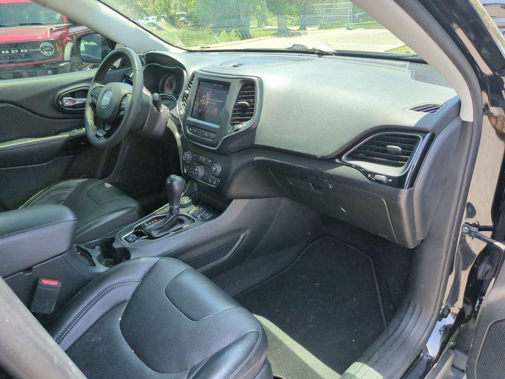 used 2023 Jeep Cherokee car, priced at $22,870