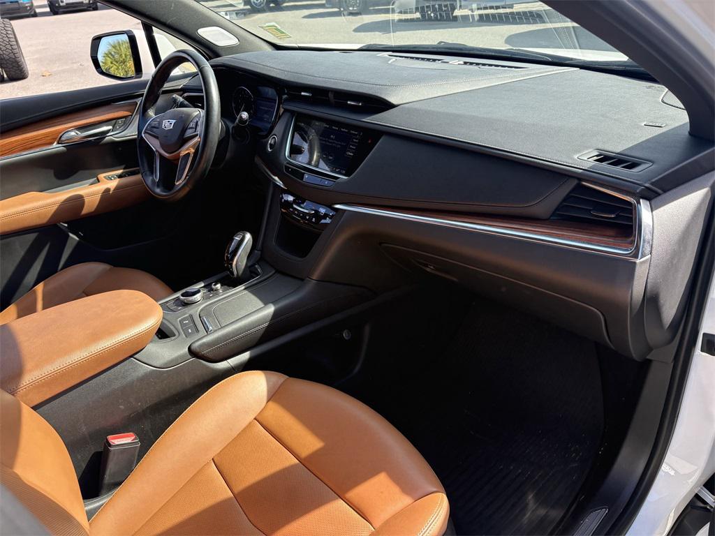 used 2021 Cadillac XT5 car, priced at $24,712