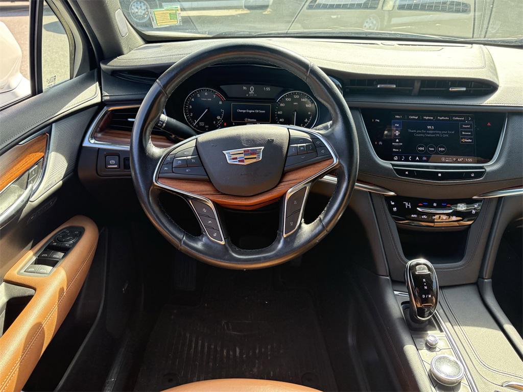 used 2021 Cadillac XT5 car, priced at $24,712