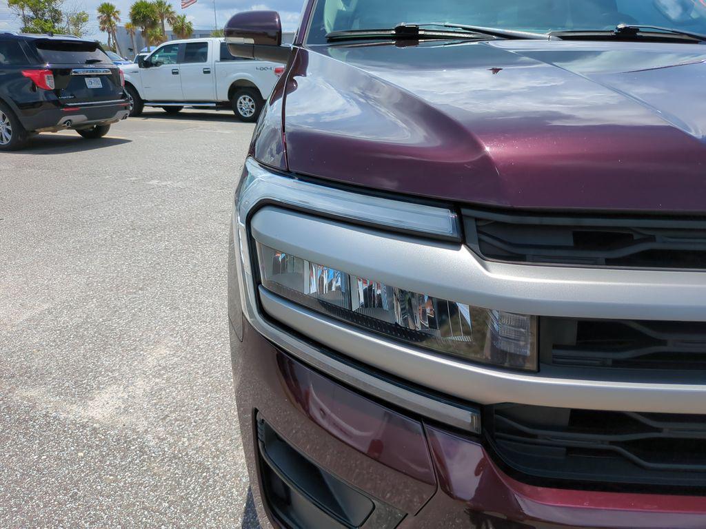 used 2024 Ford Expedition car, priced at $44,351