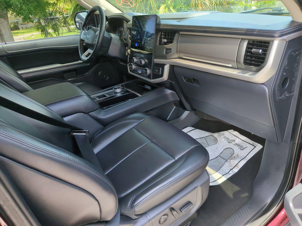 used 2024 Ford Expedition car, priced at $44,351