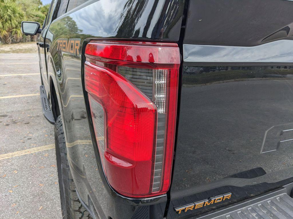 new 2025 Ford F-150 car, priced at $60,995