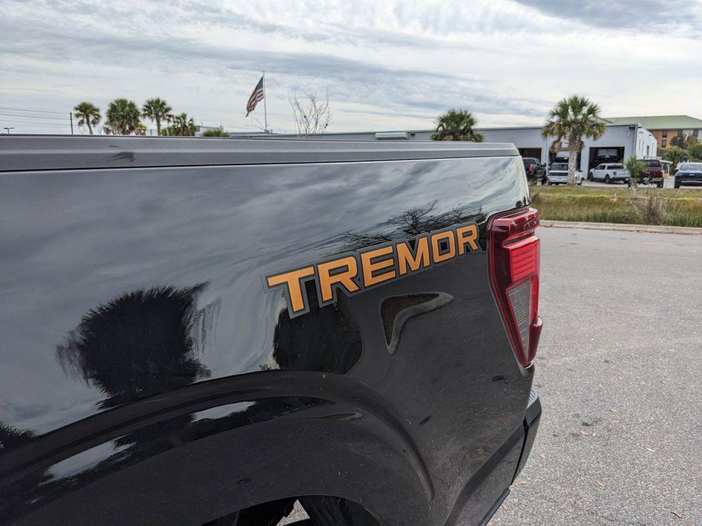 new 2025 Ford F-150 car, priced at $60,995