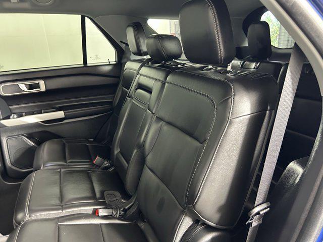 2022 ATLAS BLUE METALLIC Ford Explorer