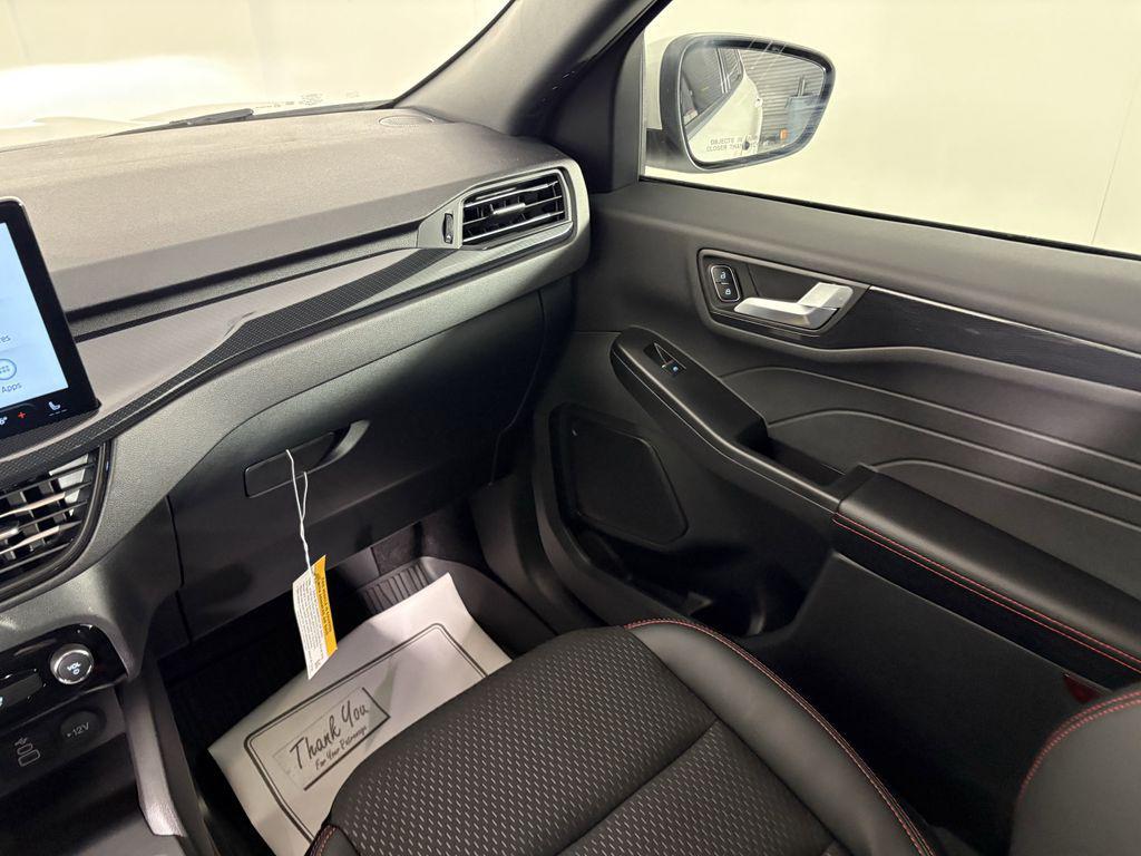 new 2025 Ford Escape car, priced at $25,995