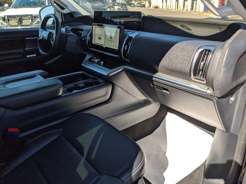 used 2025 Ford Expedition car, priced at $69,900