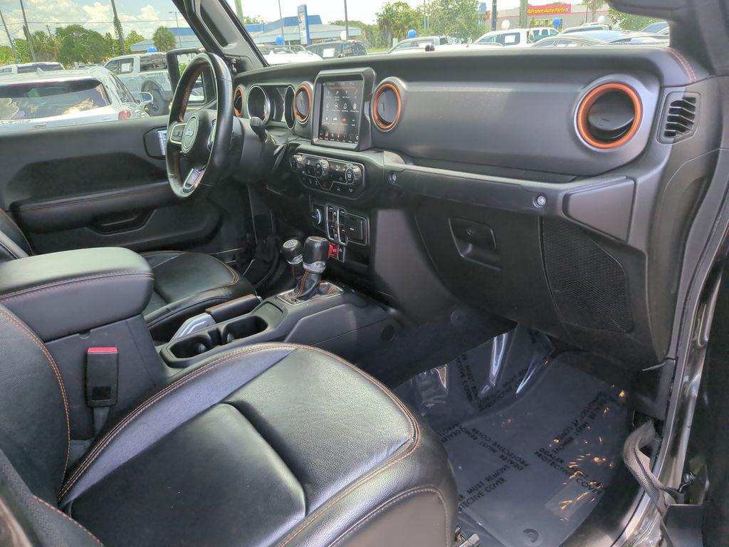used 2022 Jeep Gladiator car, priced at $39,084