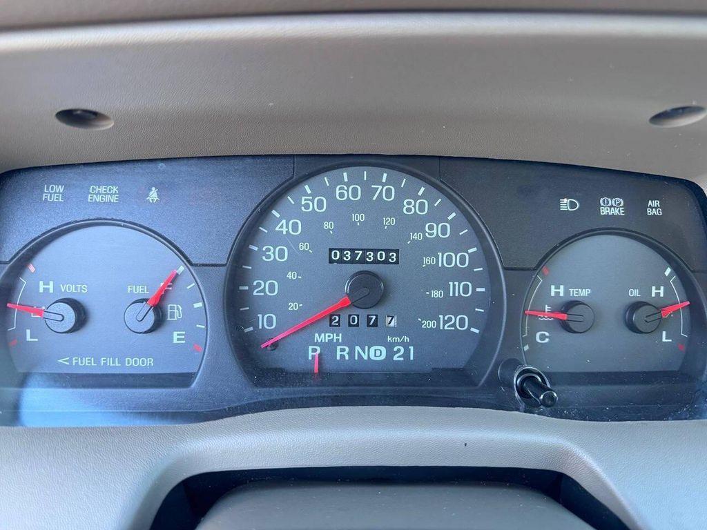 used 2005 Mercury Grand Marquis car, priced at $9,998