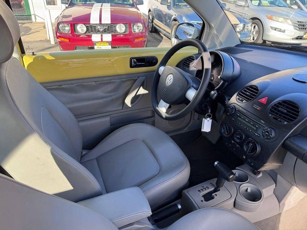 used 2005 Volkswagen New Beetle car