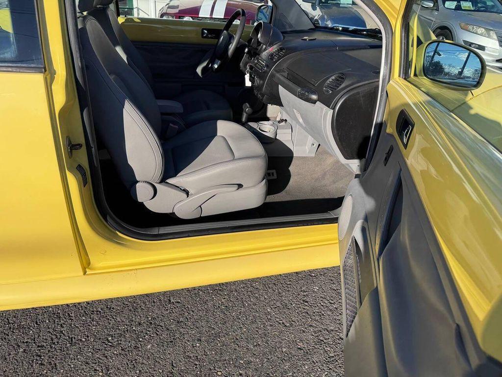 used 2005 Volkswagen New Beetle car