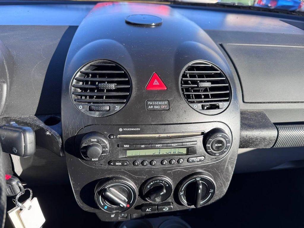 used 2005 Volkswagen New Beetle car