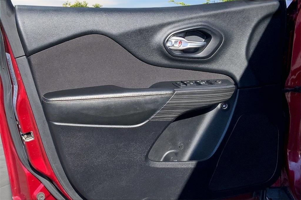 used 2016 Jeep Cherokee car, priced at $9,750