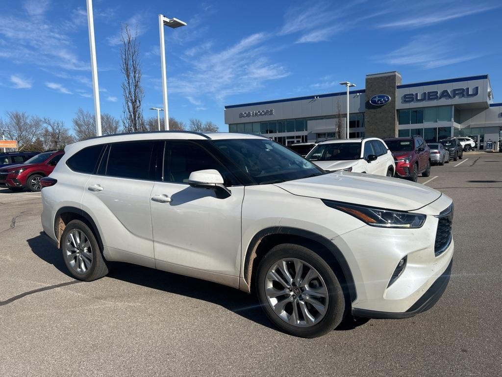 used 2020 Toyota Highlander car, priced at $29,500
