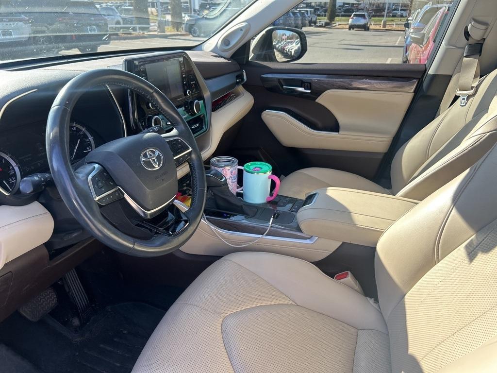 used 2020 Toyota Highlander car, priced at $29,500
