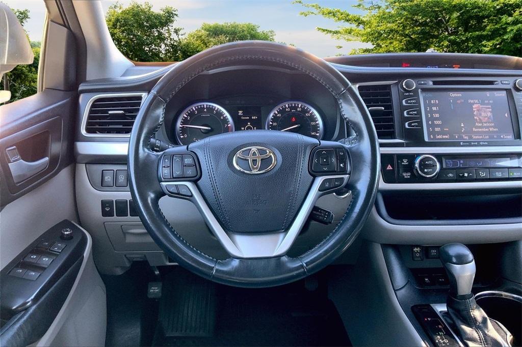used 2017 Toyota Highlander car, priced at $18,404