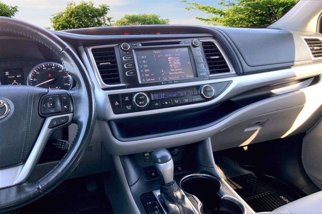 used 2017 Toyota Highlander car, priced at $18,404