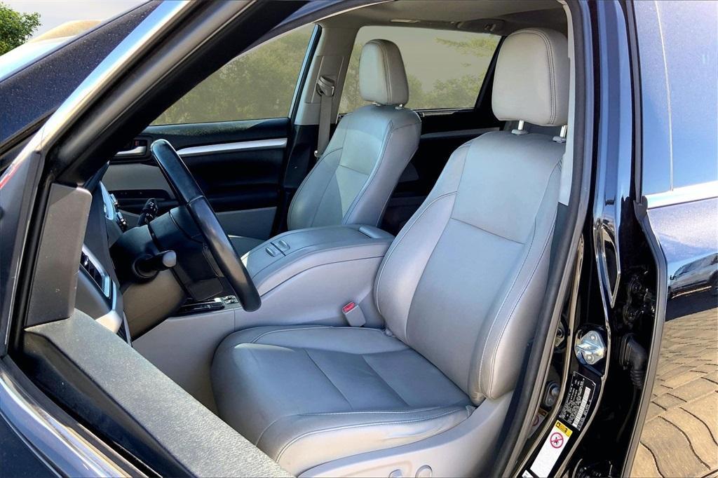 used 2017 Toyota Highlander car, priced at $18,404