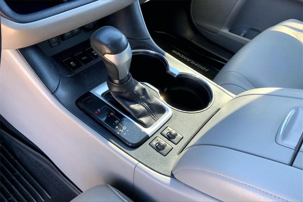 used 2017 Toyota Highlander car, priced at $18,404