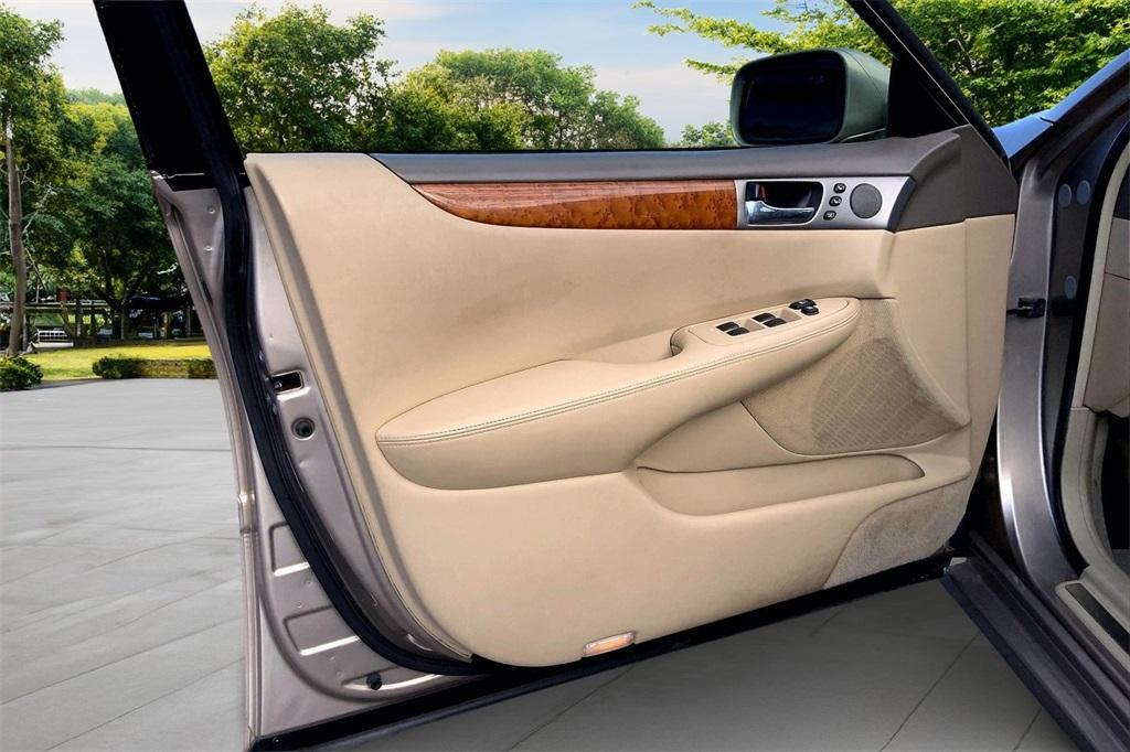 used 2005 Lexus ES 330 car, priced at $5,000