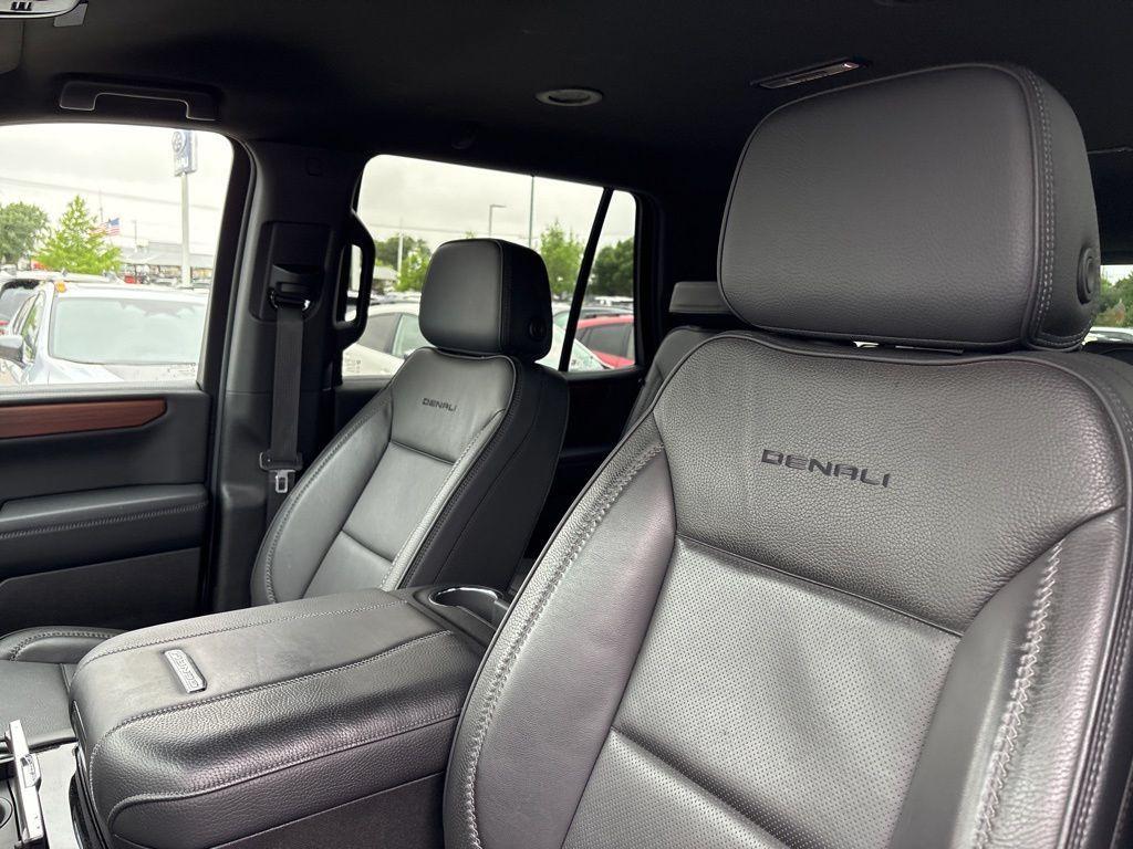 used 2025 GMC Yukon car, priced at $76,665