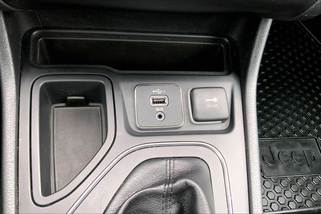 used 2019 Jeep Cherokee car, priced at $11,912