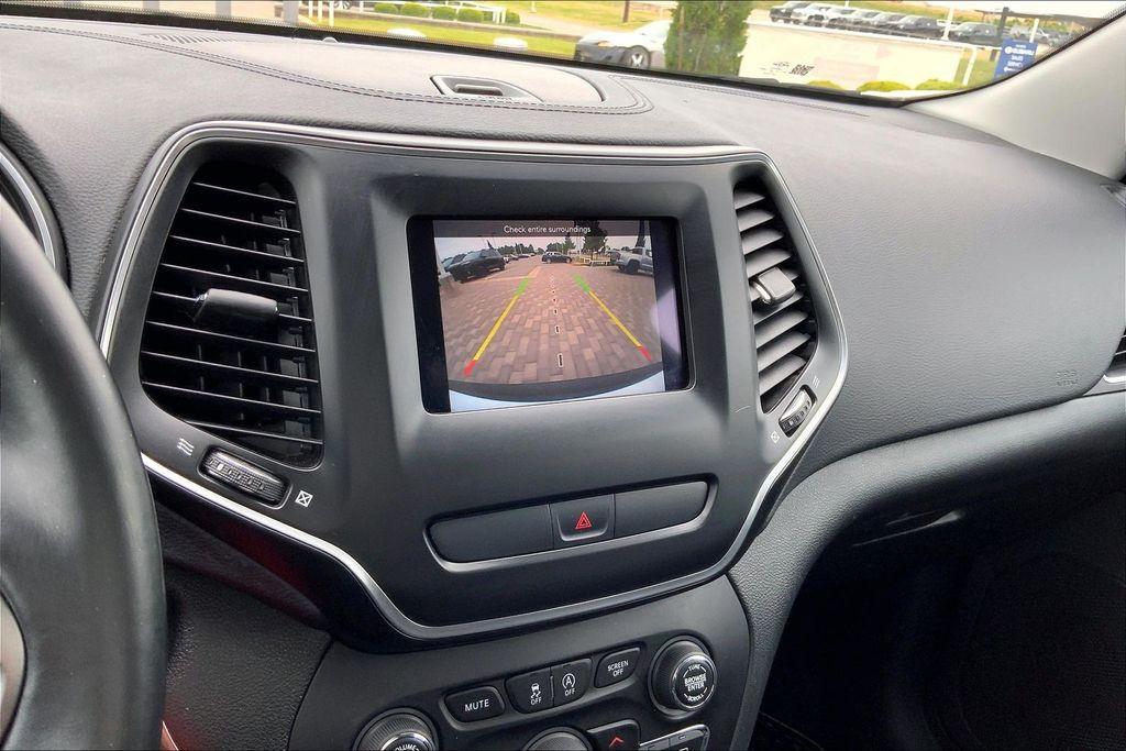 used 2019 Jeep Cherokee car, priced at $11,912