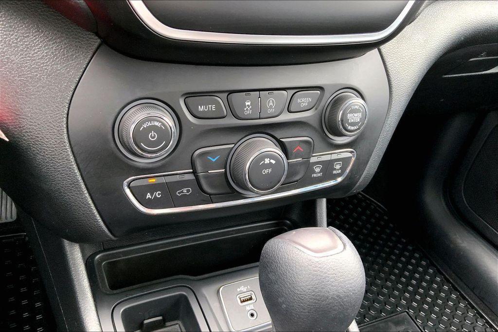 used 2019 Jeep Cherokee car, priced at $11,912
