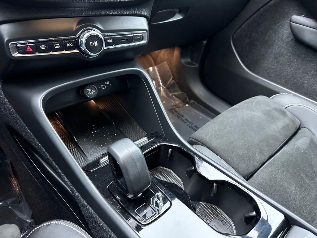 used 2023 Volvo C40 Recharge Pure Electric car, priced at $25,377