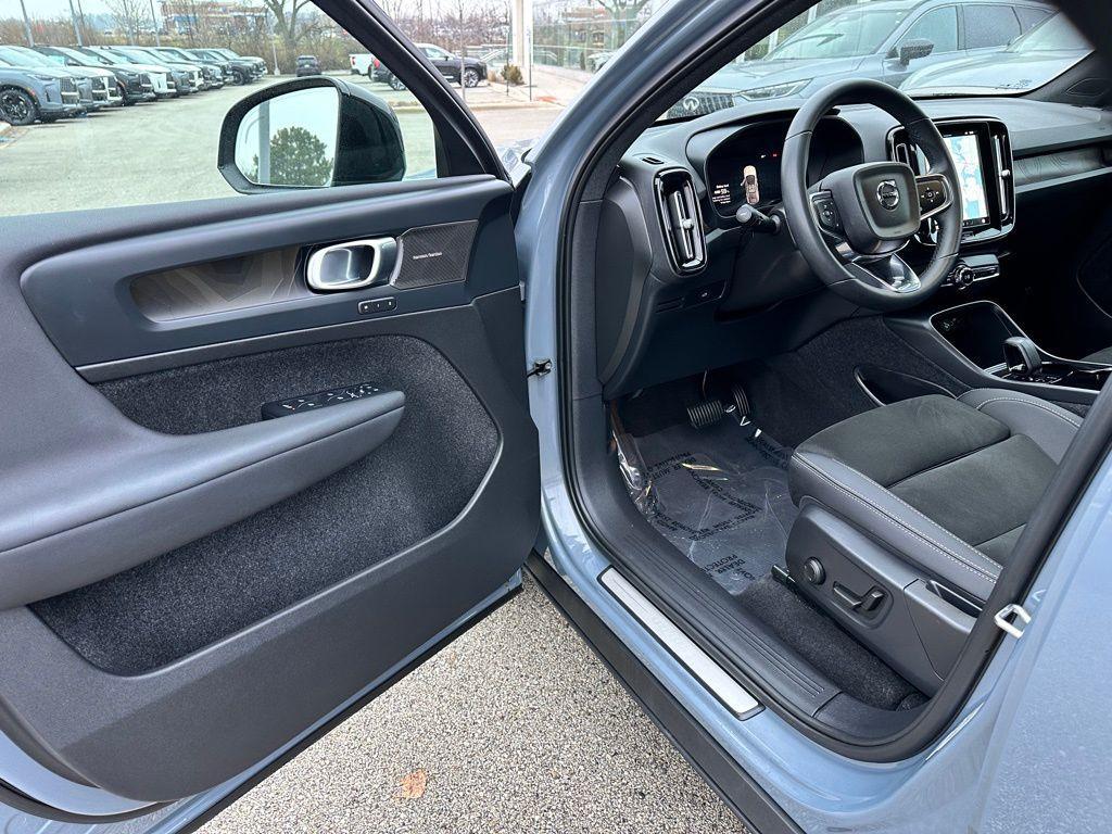 used 2023 Volvo C40 Recharge Pure Electric car, priced at $25,377