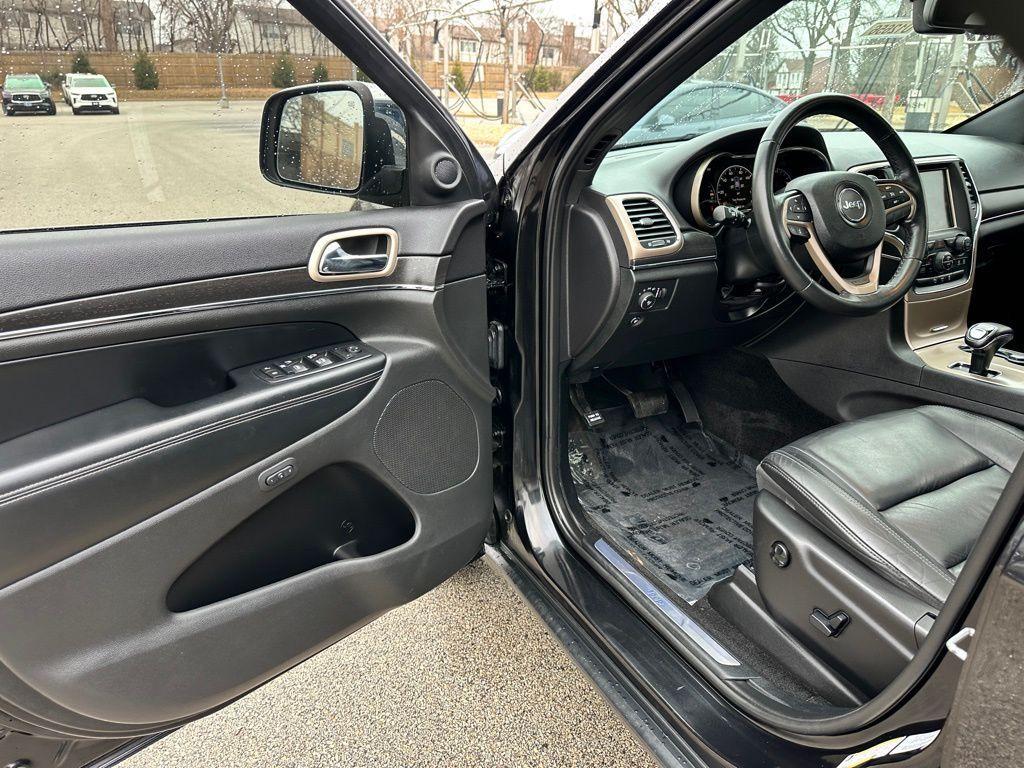 used 2015 Jeep Grand Cherokee car, priced at $13,209