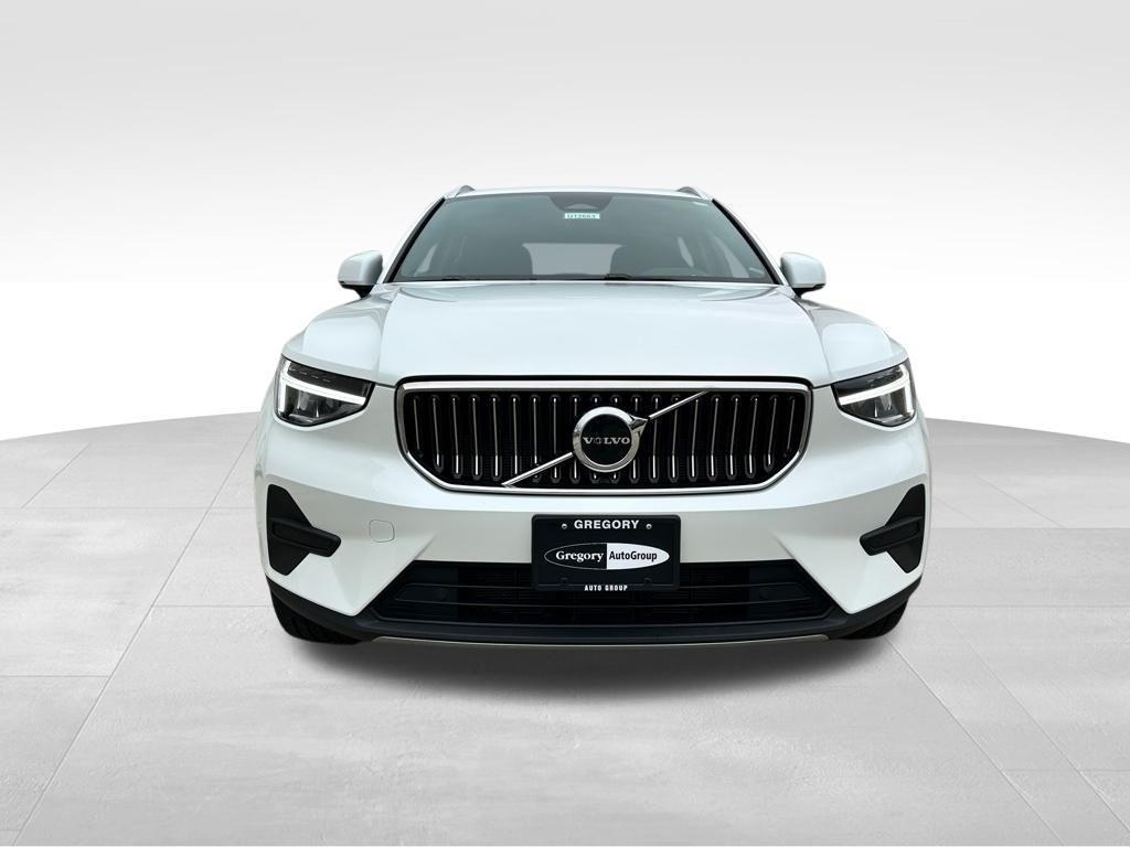 used 2025 Volvo XC40 car, priced at $28,196