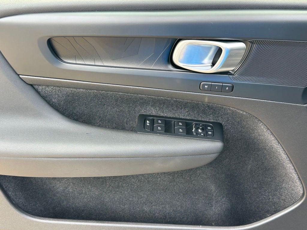 used 2023 Volvo C40 Recharge Pure Electric car, priced at $24,798