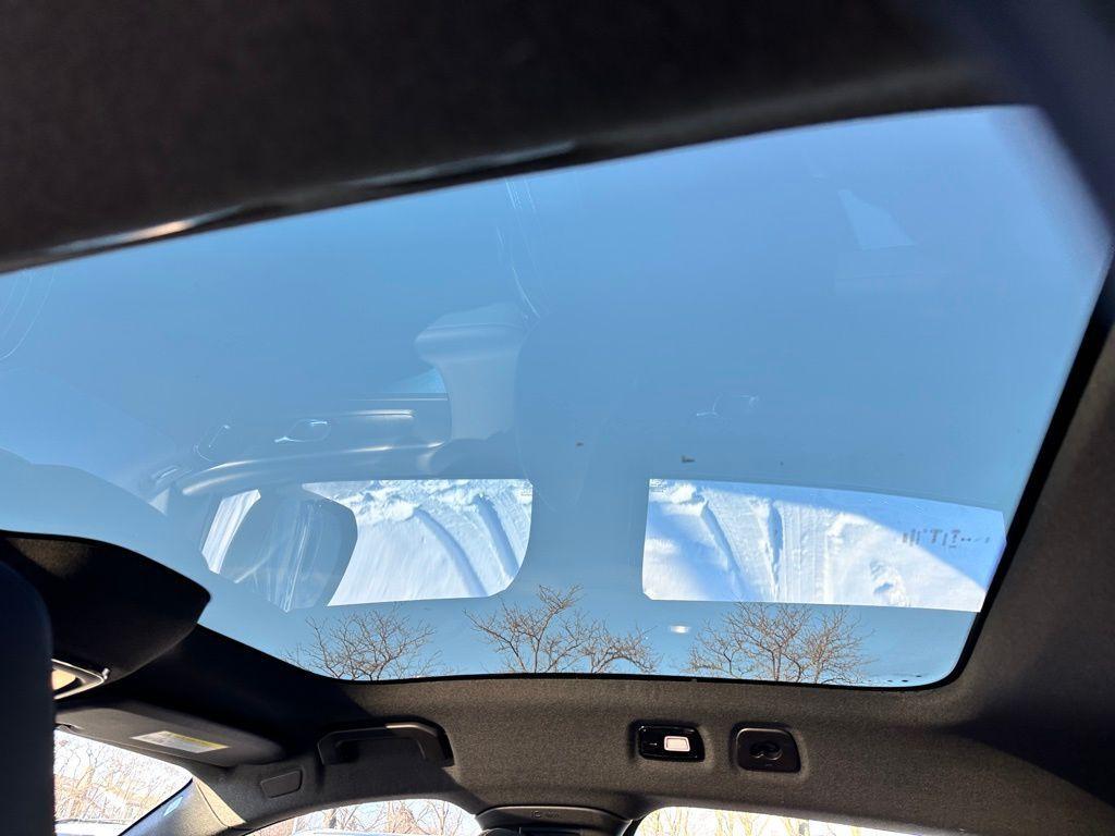 used 2023 Volvo C40 Recharge Pure Electric car, priced at $25,090