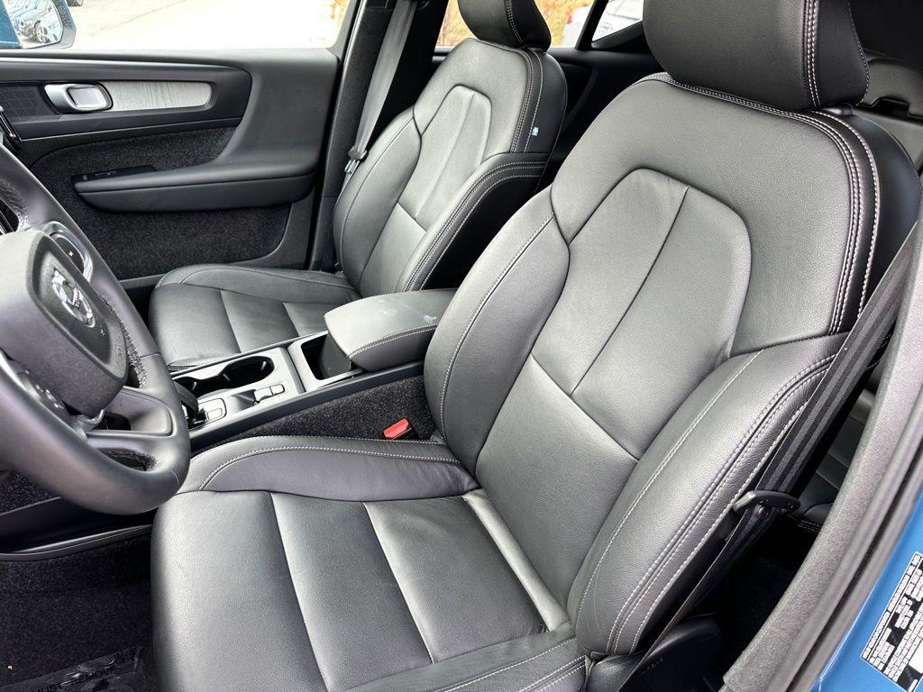 used 2025 Volvo XC40 car, priced at $28,386