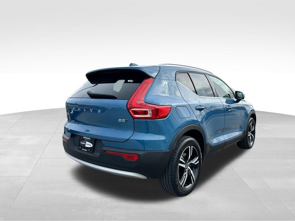 used 2025 Volvo XC40 car, priced at $28,386
