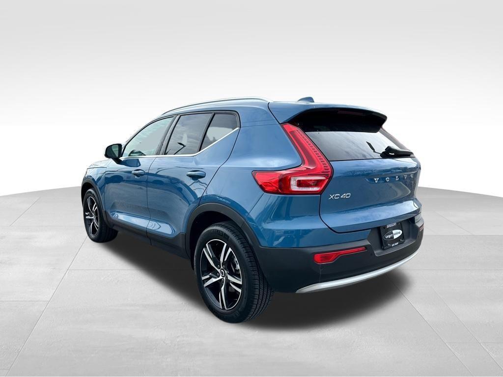 used 2025 Volvo XC40 car, priced at $28,386