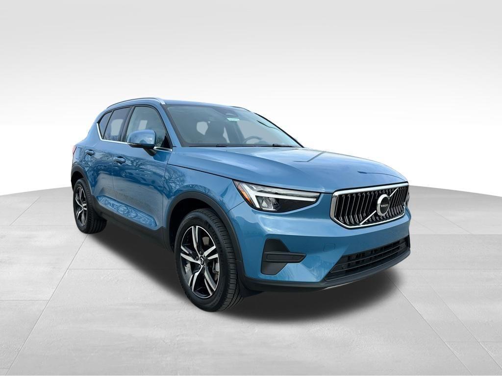 used 2025 Volvo XC40 car, priced at $28,386