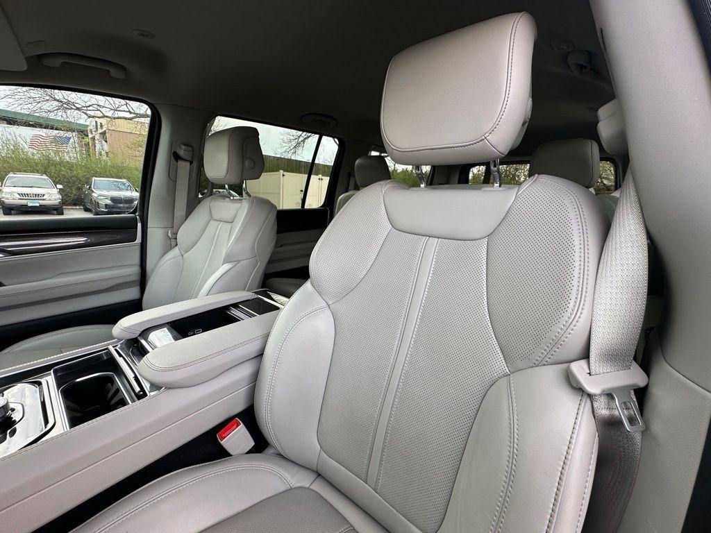 used 2024 Jeep Wagoneer car, priced at $47,886