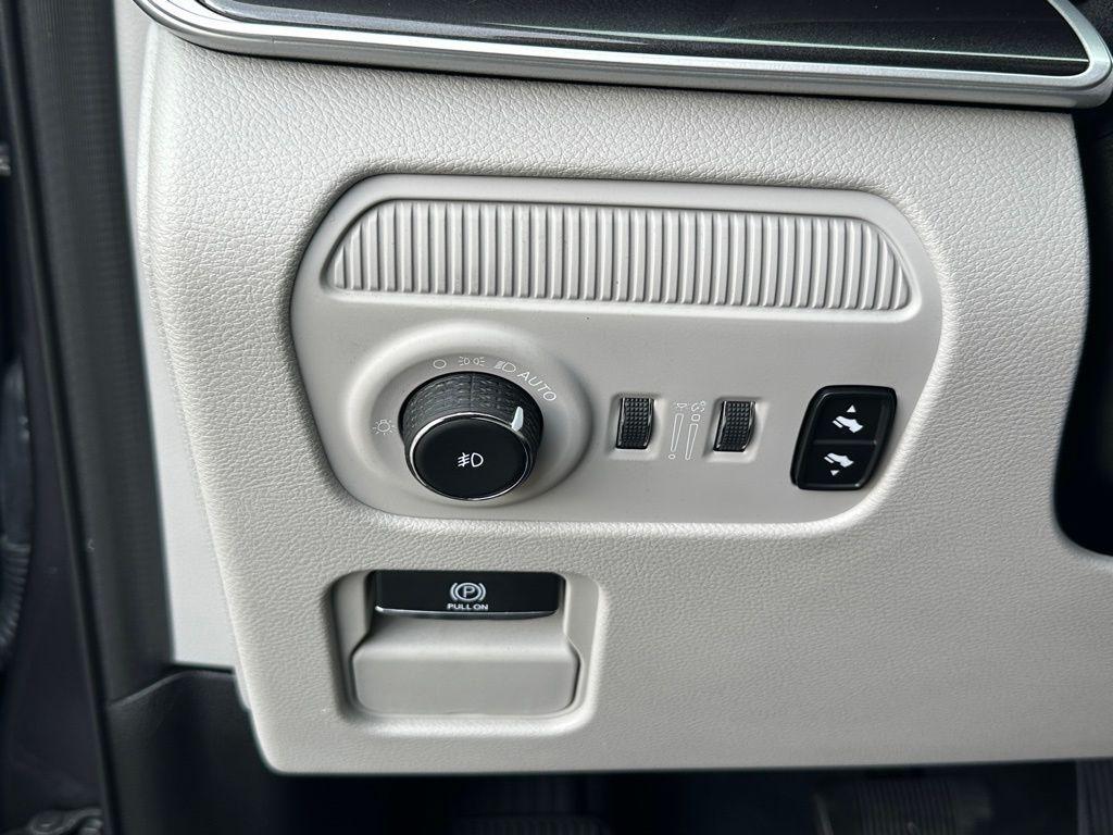 used 2024 Jeep Wagoneer car, priced at $47,886